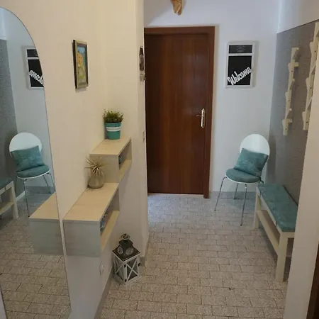 Modern With Private Patio, Bbq, And Close To - Two Bedroom Apartment *