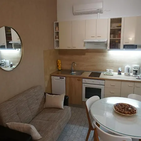 Modern With Private Patio, Bbq, And Close To - Two Bedroom * Trogir